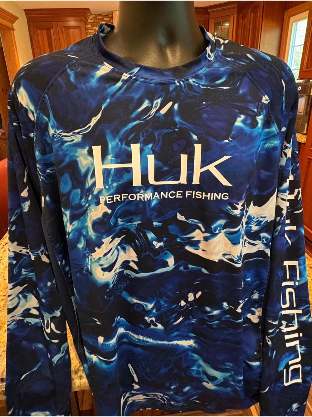 Huk Men's Mossy Oak Performance Fishing Shirt. White Water Print w/logos. Large